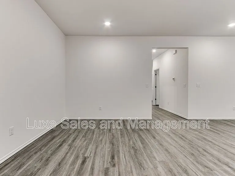 8012 NW 110th Dr — Photo 42