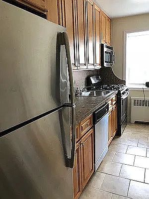 2nd image of 50 Rugby Ave #2A