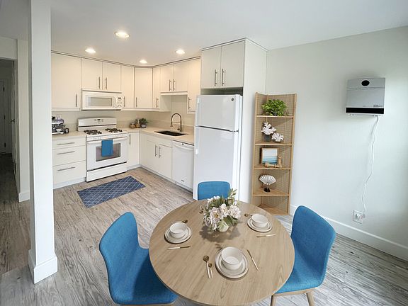 4th image of 847 Mola Vista Way