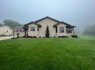 813 N Division St, Waunakee, WI 53597