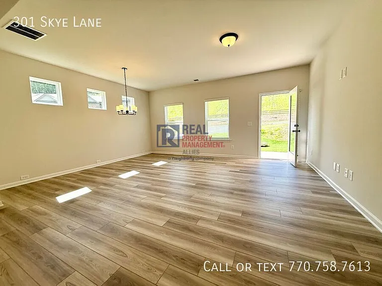 301 Skye Ln — Photo 5