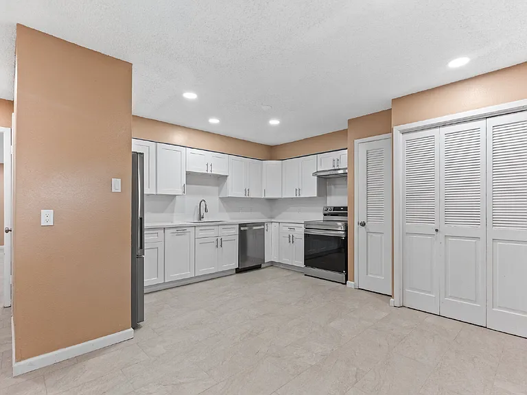 6713 Biggs Ct — Photo 11