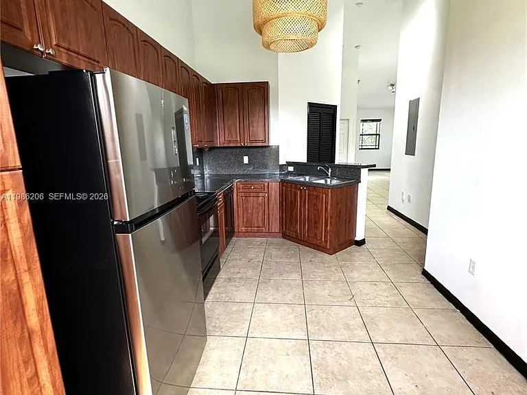 3550 NE 5th St #202 — Photo 14