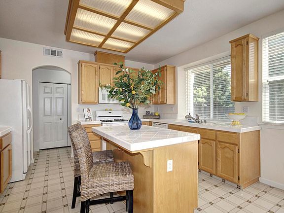 5th image of 8831 Ocean Breeze Ct