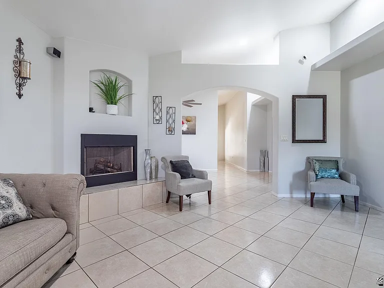 1533 E D St — Photo 19
