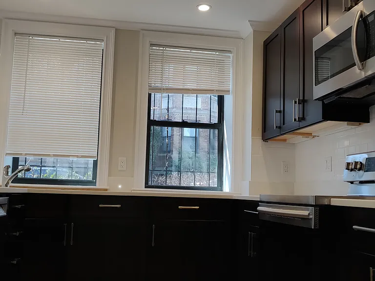 31 Glenville Ave #A — Photo 13