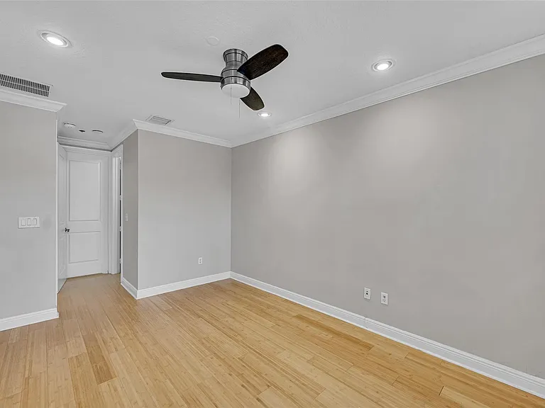 1617 NE 2nd Ct — Photo 30