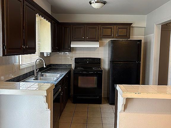 4th image of 2810 Toler Rd