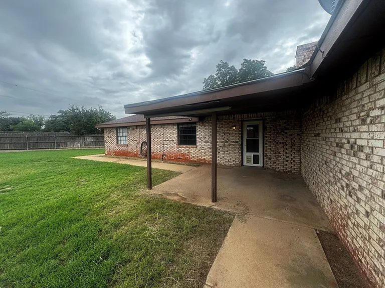 2606 Keswick Cv — Photo 18
