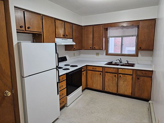 5th image of 642 S Dodge St APT 2