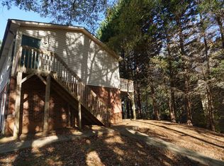 1950 4th St NE APT 6, Hickory, NC 28601