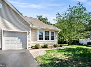 16 Winterberry Ter, Hamilton, NJ 08690