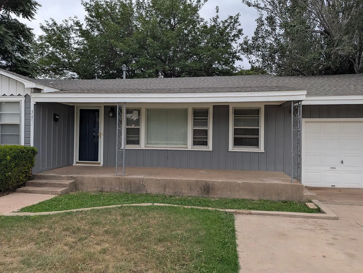 3801 32nd - 3 Bedroom - Available Now — Photo 1
