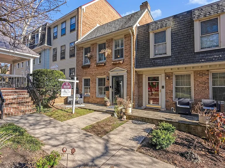 2302 Sanford St — Photo 49
