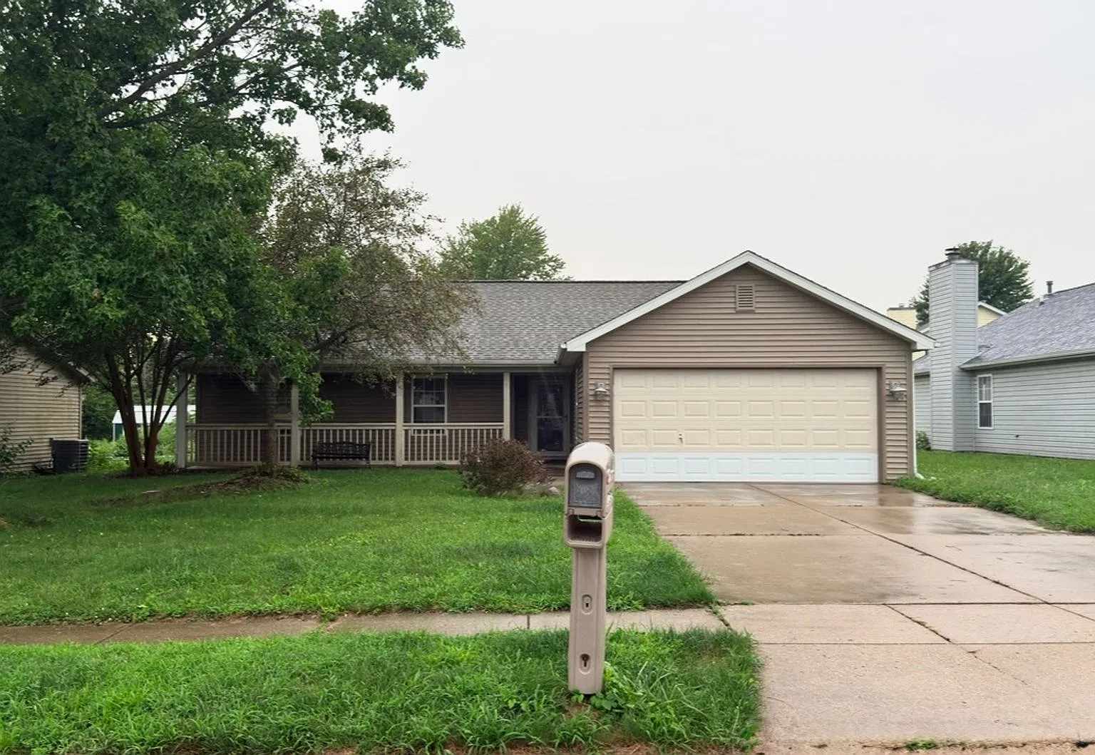 Ranch Style 3 Bedroom 2 Bath — Photo 1