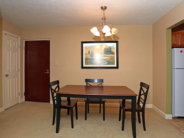 Regency Apartments — Photo 26