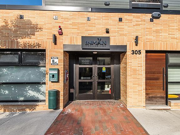 4th image of 305 Webster Ave #104