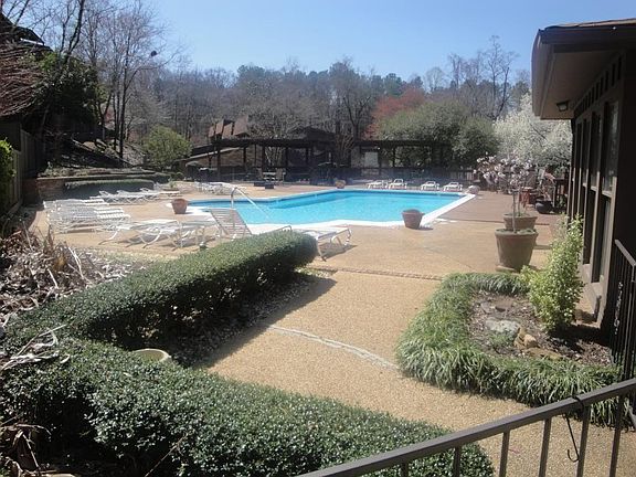 Pool and clubhouse (see below for more photos)