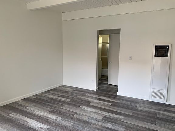 5th image of 1100 S Marengo Ave #9
