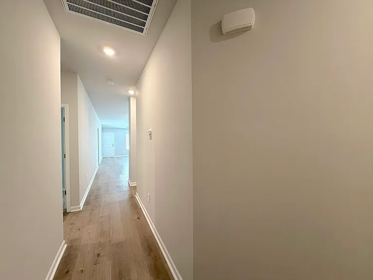 128 Challenger Way — Photo 4