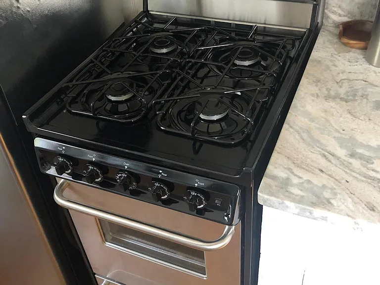 556 Saint John St #4 — Photo 8