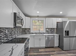 45 Sand Hill Rd, Charlestown, RI 02813