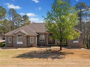 19 Spring Lake Trl NE, White, GA 30184