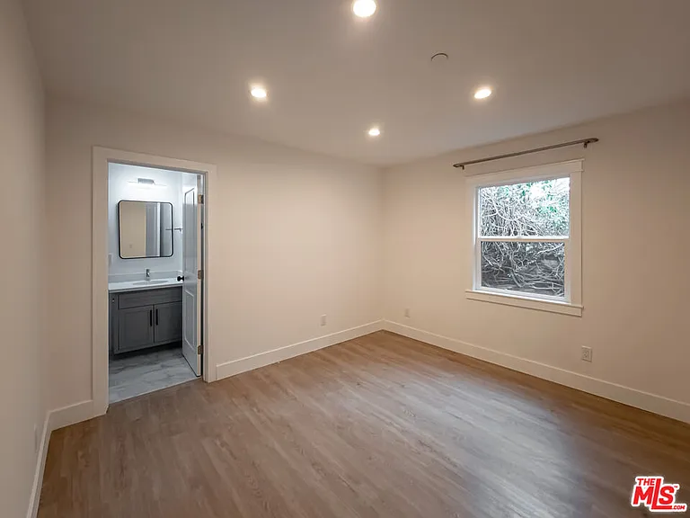 94 S Vinedo Ave — Photo 16