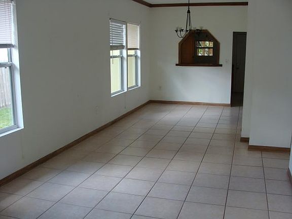 3rd image of 7823 Lilwill Ave