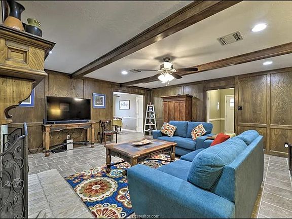 3rd image of 2904 Westwood Main Dr