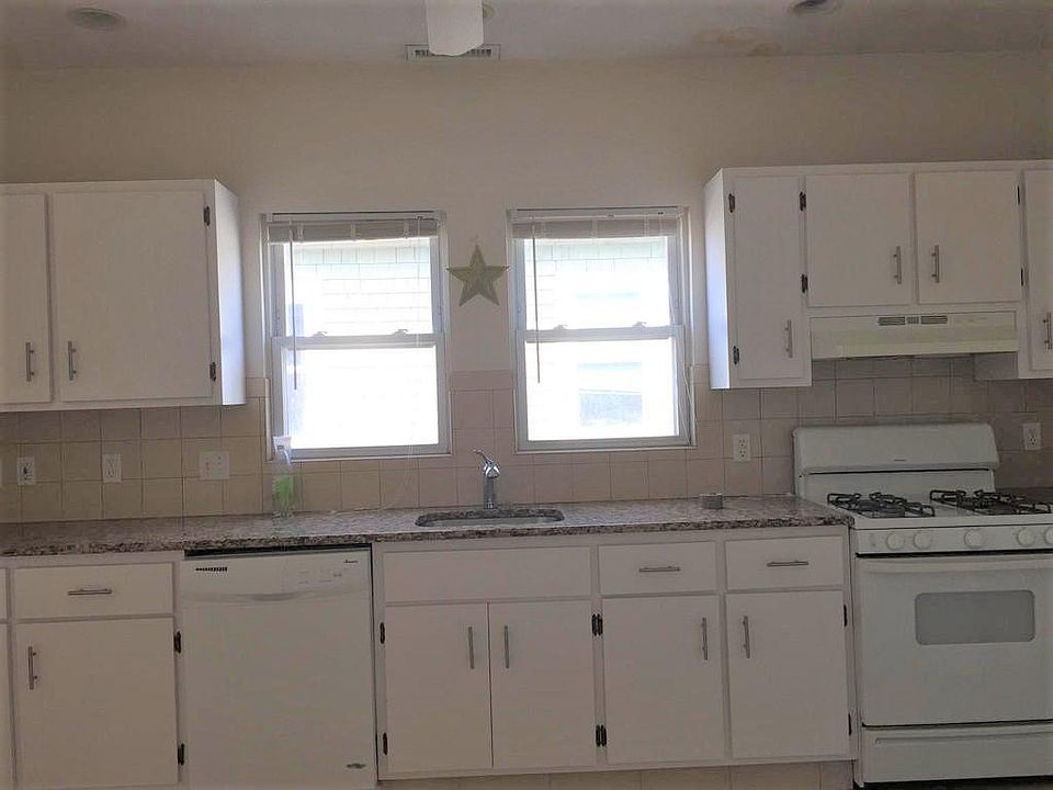 1st image of 111 Yale St #111