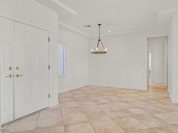 5th image of 1701 Warrington Dr