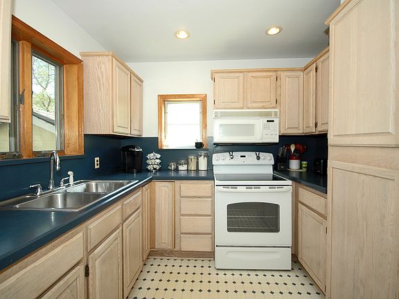Lots of cabinets