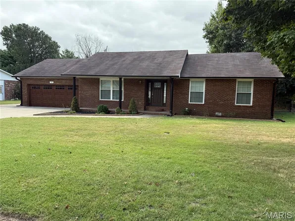 109 Clara Dr, Sikeston, MO 63801