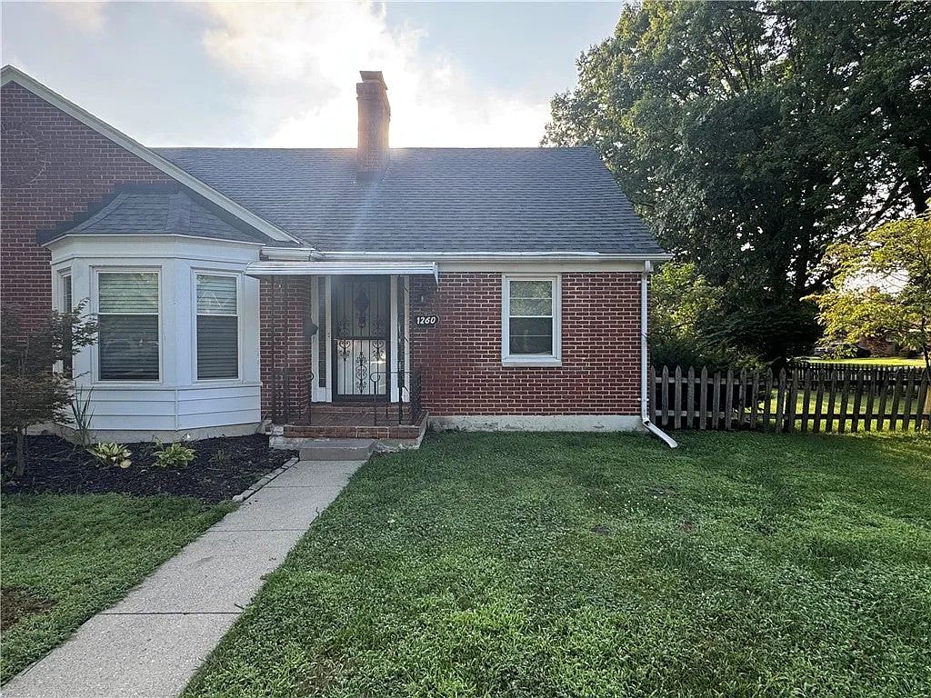 3 bed, 2.5 bath, 1400 sqft, $2,000 — Photo 1