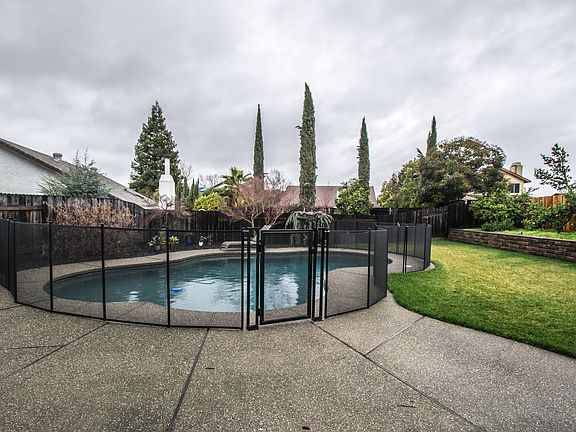 2nd image of 618 Lunardi Way