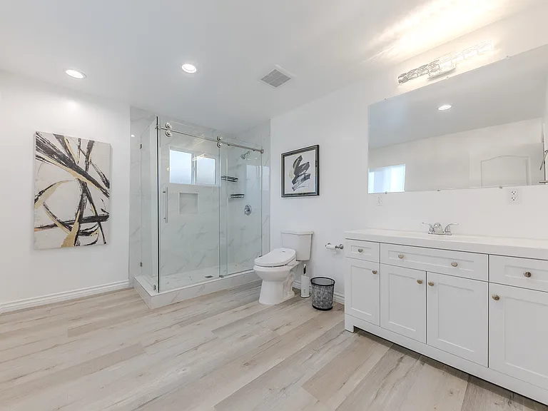 835 Bilton Way — Photo 23