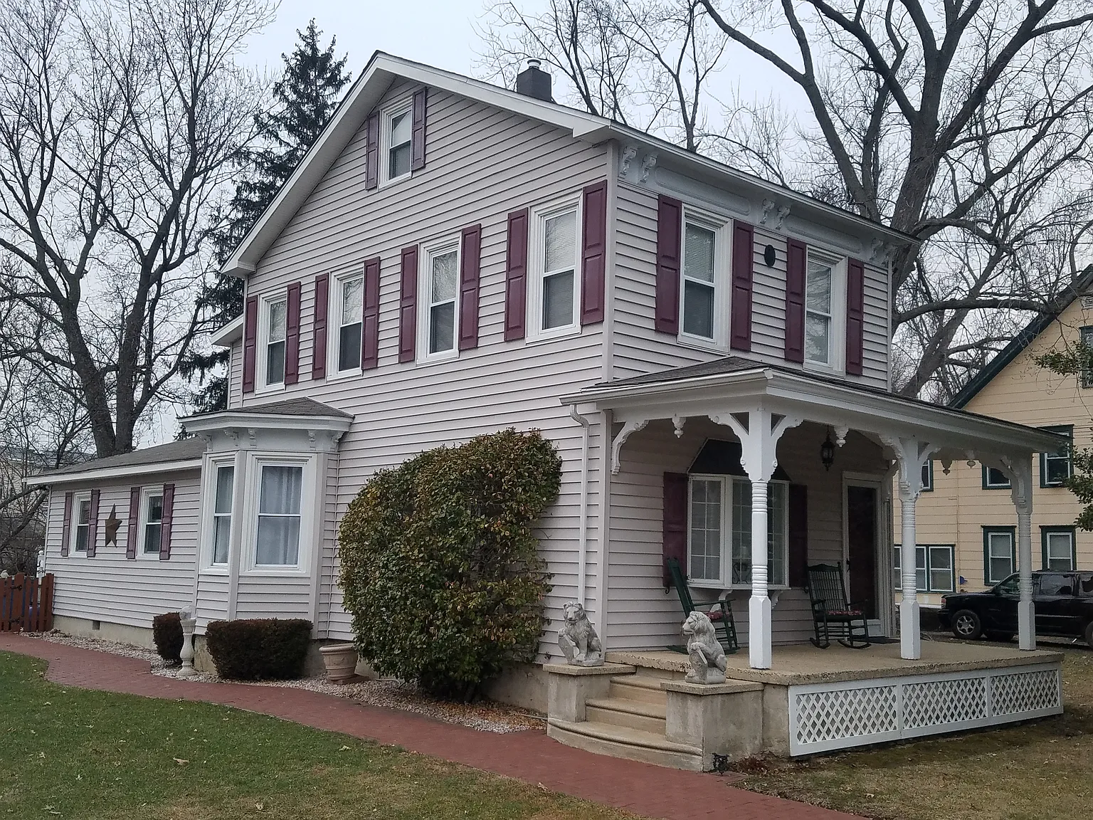 1044 Elwood Ave photo 1