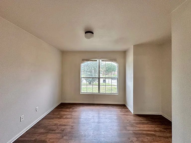 2311 Price Dr — Photo 10