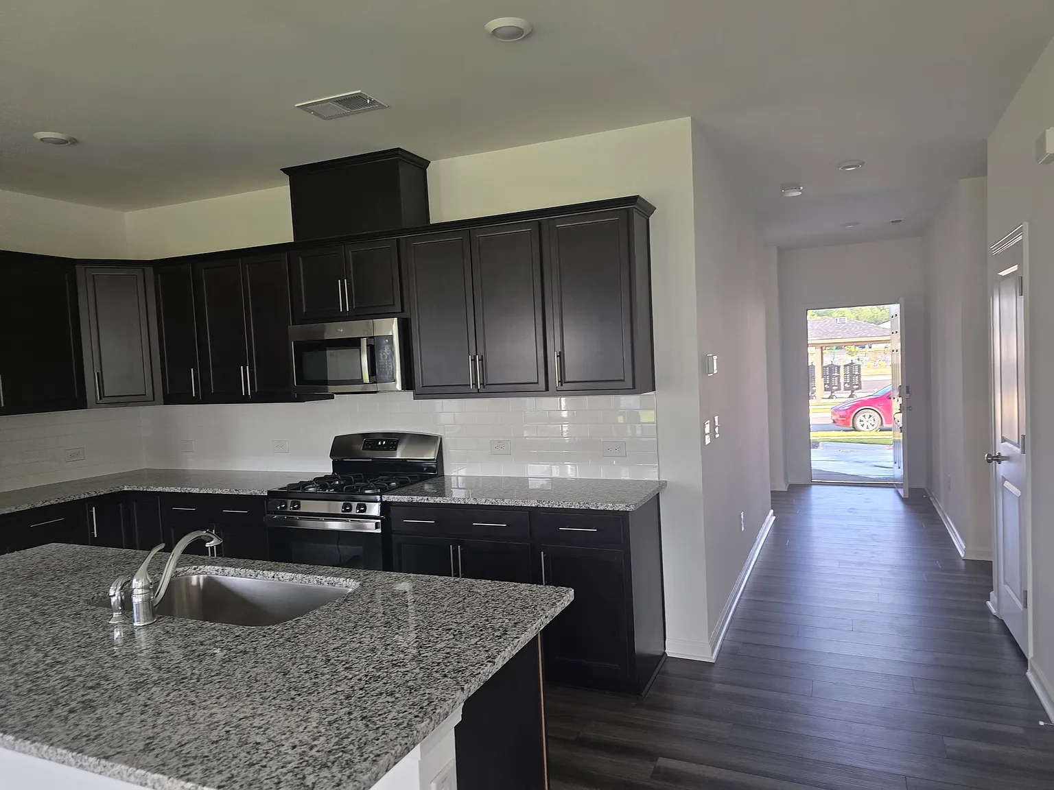 4 bed, 1750 sqft, $1,895 — Photo 3