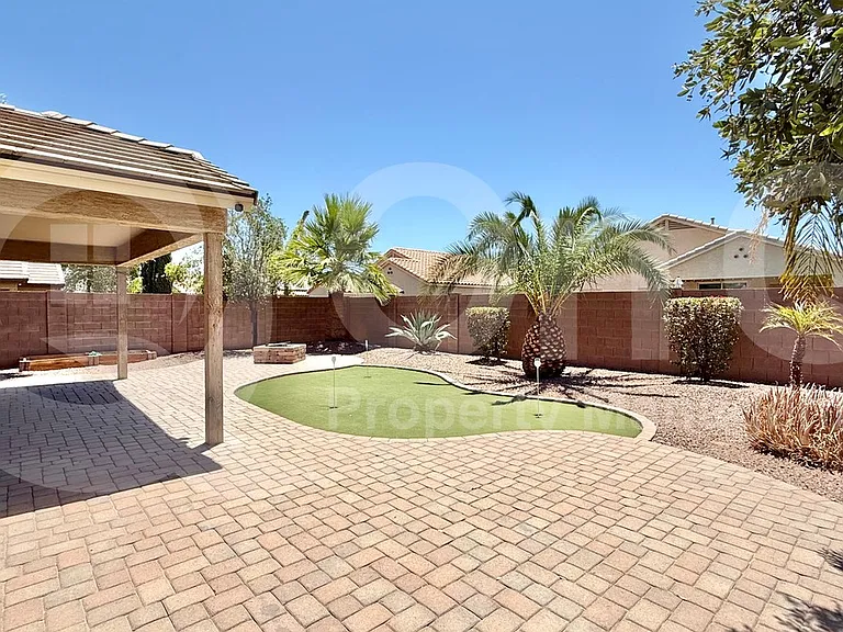18631 W Superior Ave — Photo 2