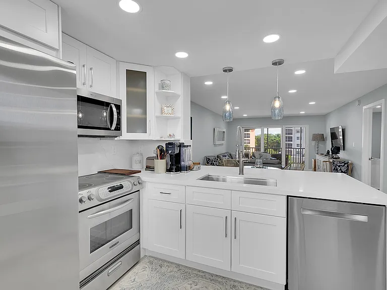 2871 N Ocean Blvd #M338 — Photo 10