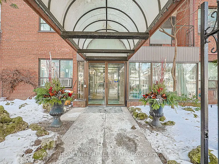 485 Kingston Rd #705 — Photo 2