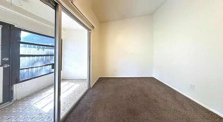 599 Capistrano Ct — Photo 18