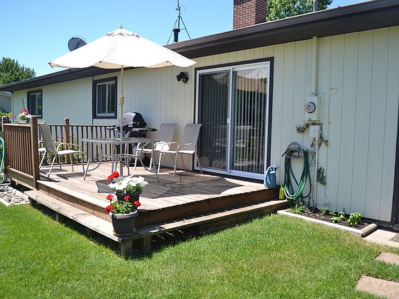 3rd image of 5825 James Dr