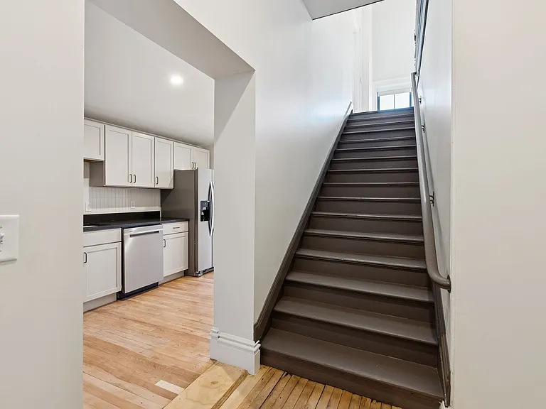 129 Main St — Photo 12