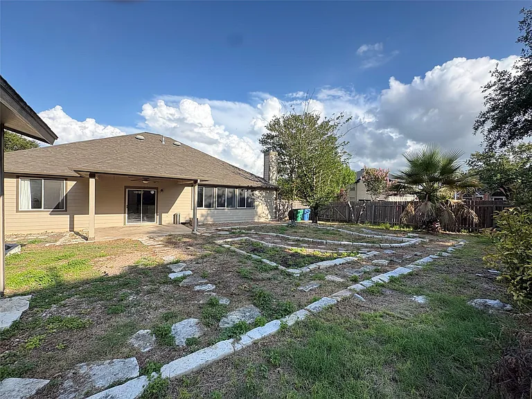 1112 Vanderbilt Cir — Photo 35
