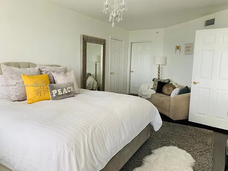 6301 Collins Ave #1606 — Photo 8