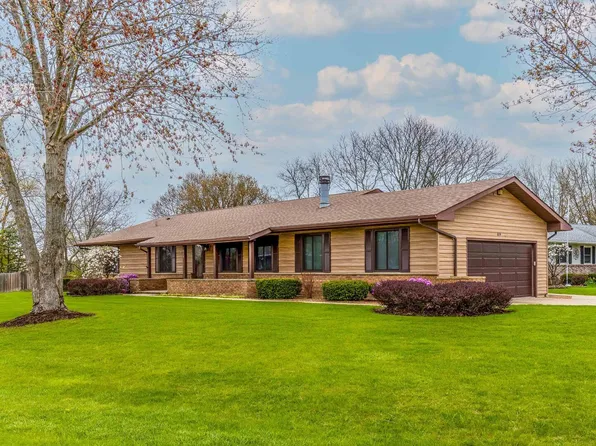 819 Harbor Ln, Winthrop Harbor, IL 60096