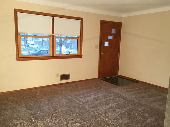 4th image of 1529 Idaho Ave E